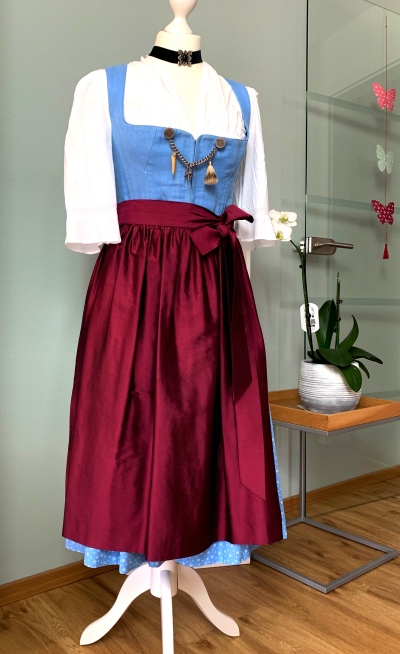 Dirndl-blue